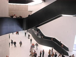 maxxi121109b_adn--400x300